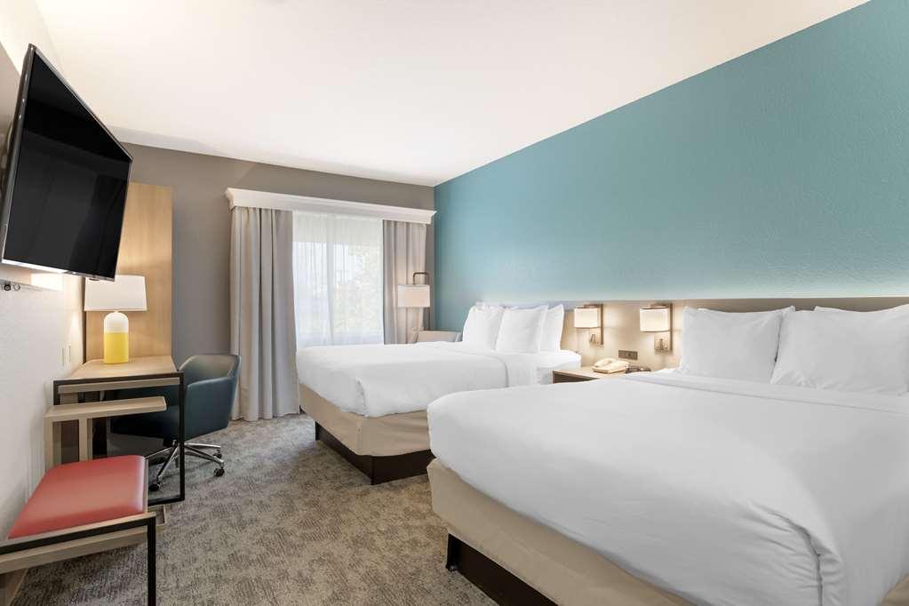 Comfort Inn & Suites Davenport - Quad Cities Room photo