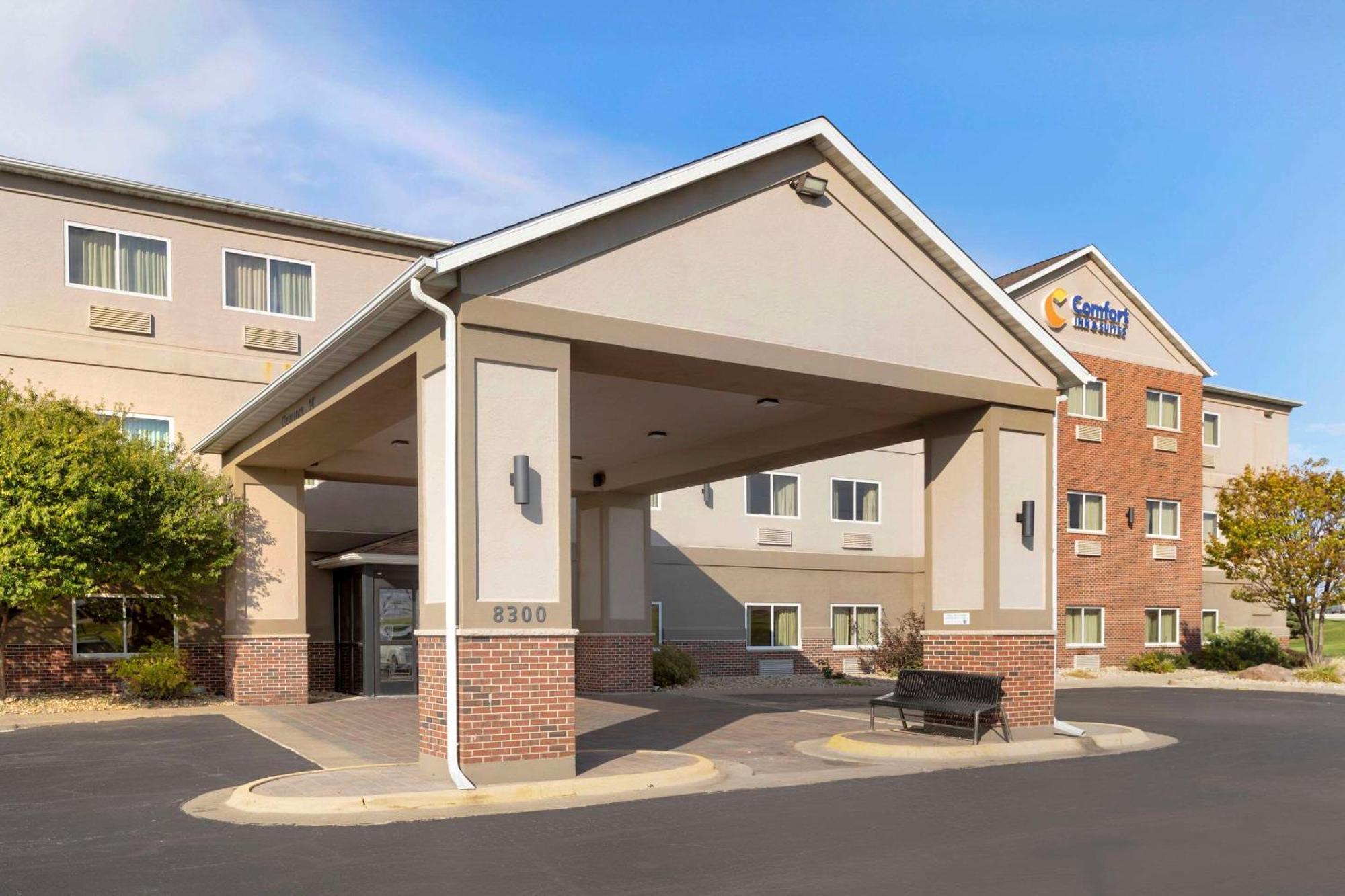 Comfort Inn & Suites Davenport - Quad Cities Exterior photo