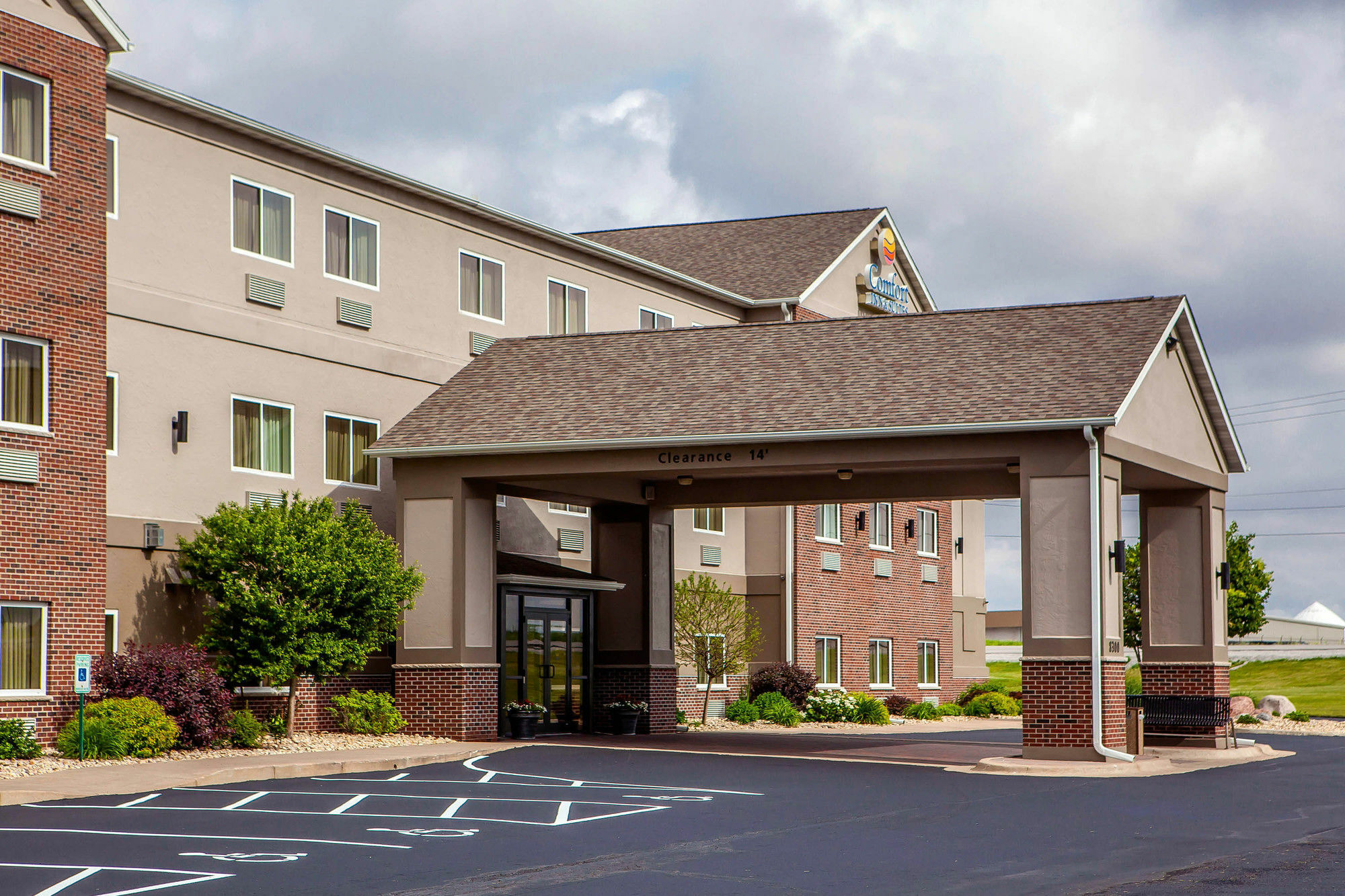 Comfort Inn & Suites Davenport - Quad Cities Exterior photo